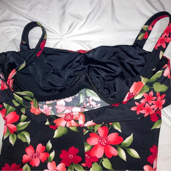 Lands End Sz 18 Colorful Black Red Floral Puckered Underwire Swim Suit Slimming - Picture 4 of 7
